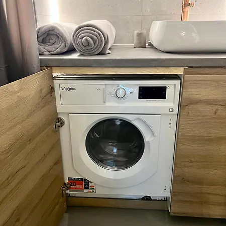 Modern With Full Kitchen And Bathroom In Kadriorg, Centre