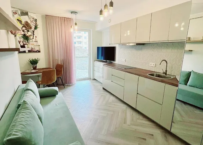 Modern With Full Kitchen And Bathroom In Kadriorg, Centre 塔林