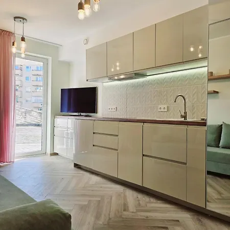 Modern With Full Kitchen And Bathroom In Kadriorg, Centre